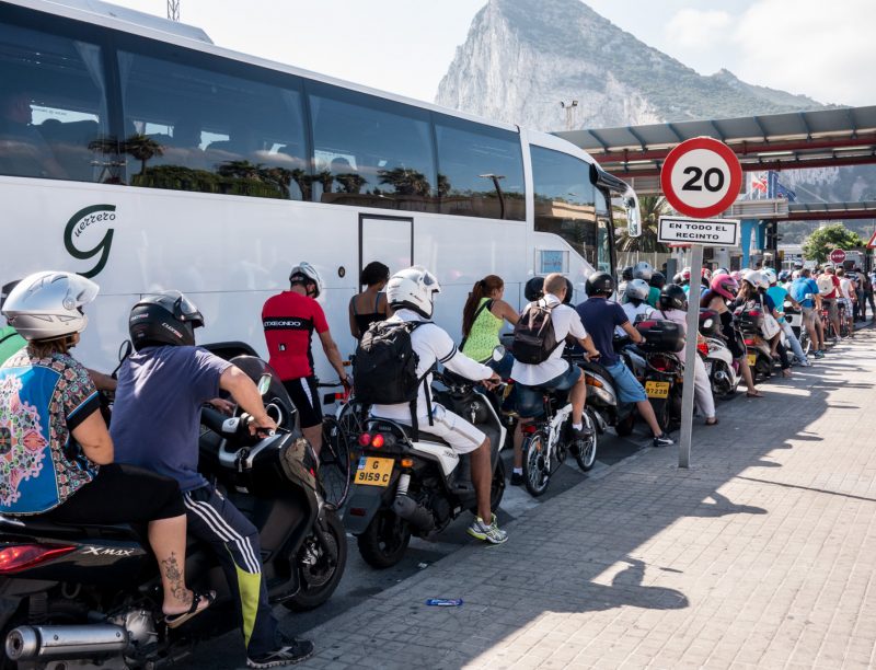 Queue into Gibraltar at La Linea, 15.8.13
